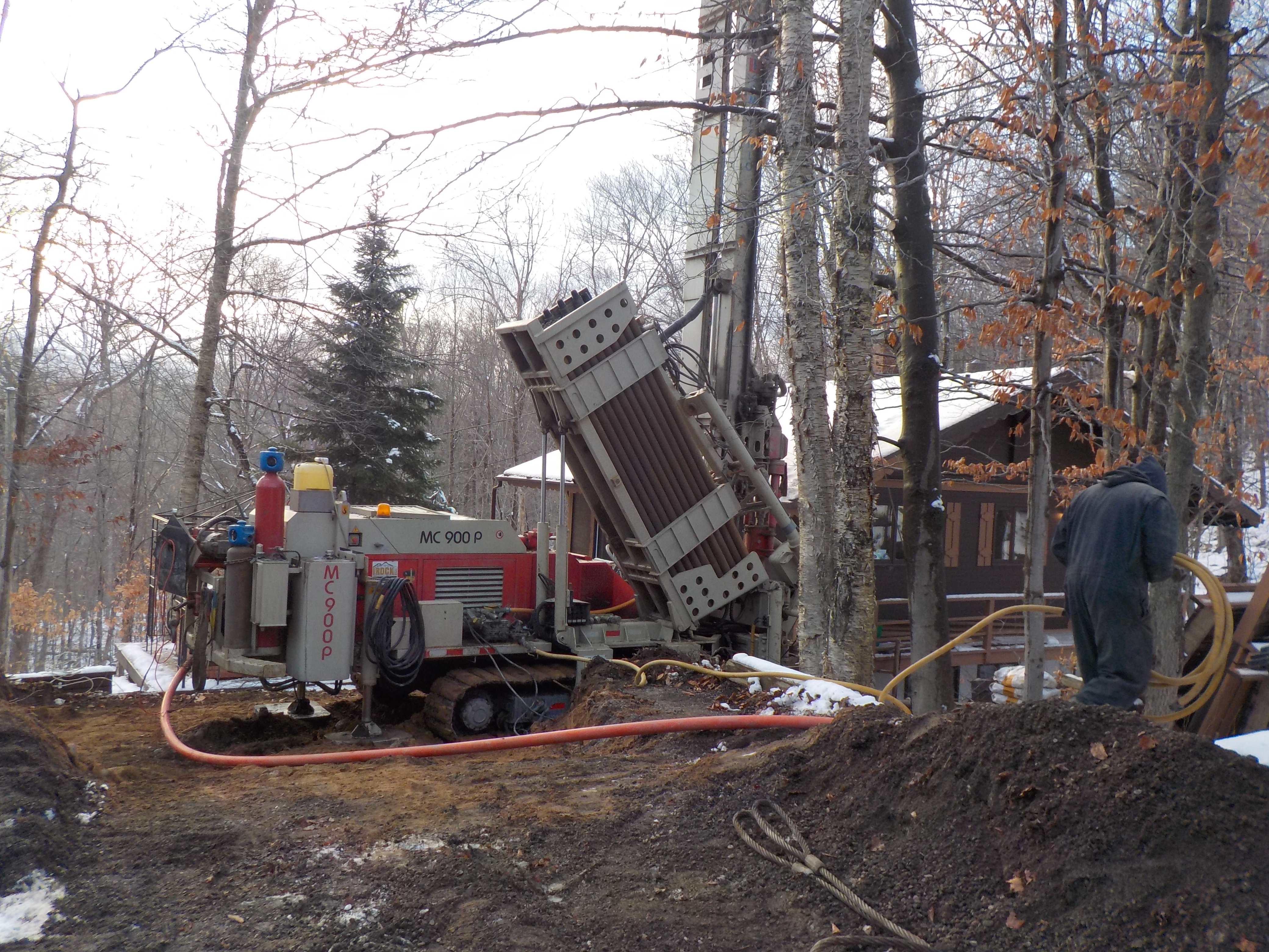 Scellement de puits artésien Lac-Beauport - Collerette - Comacchio MC-900P - Foreuse sur chenilles