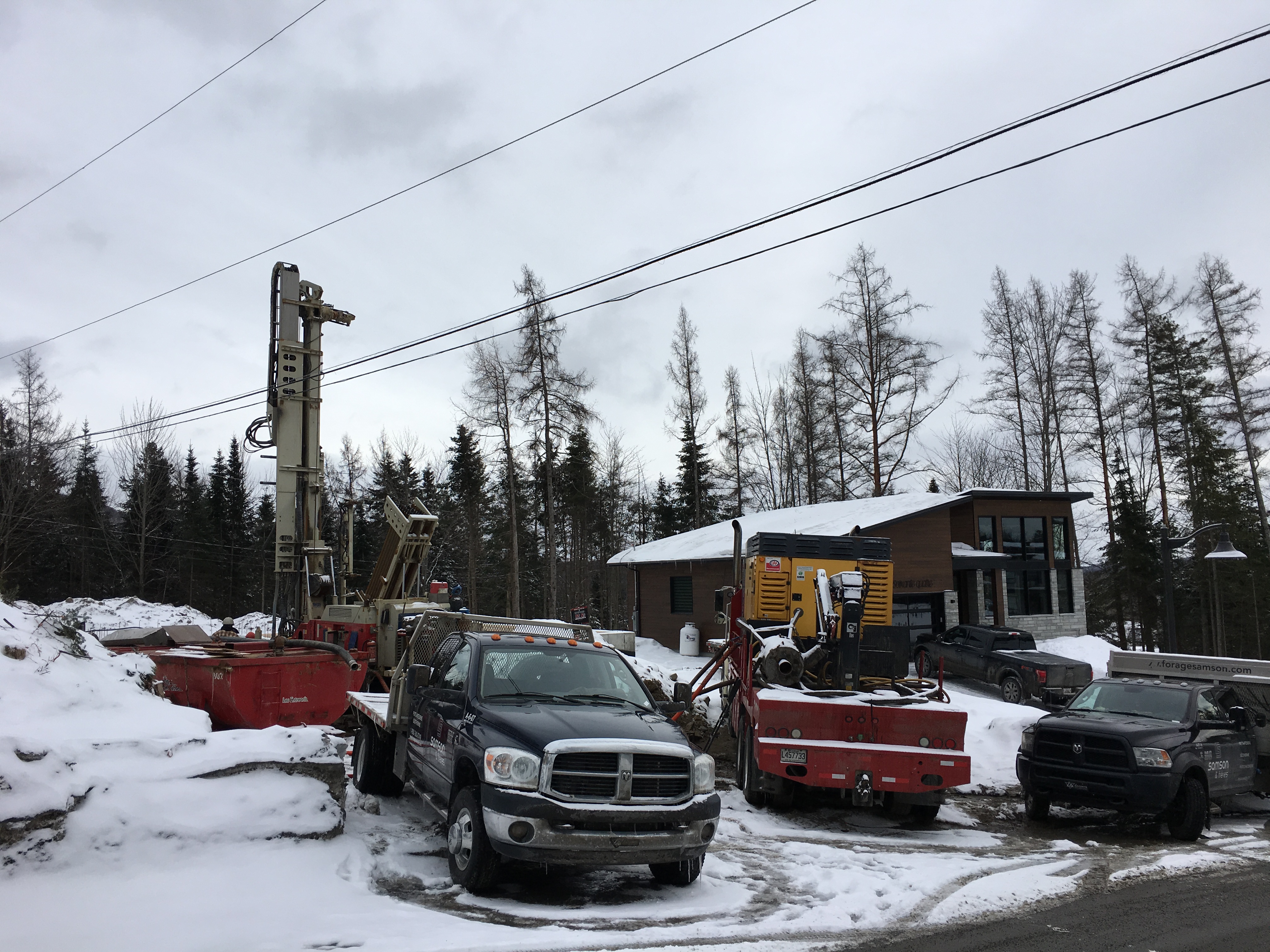 Forage géothermique - Puits géothermique - géothermie Lac-Beauport - Quartier Exalt - Chemin du Boisé - Comacchio MC-900P - Foreuse sur Chenilles