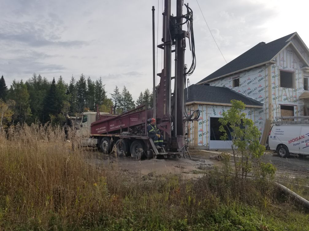 Puits artésien Sainte-Catherine-de-la-Jacques-Cartier - Portneuf - rue de la grande-chevauchée - Foremost DR-24 - puits samson - samson et frères inc - forage samson - pompe submersible 