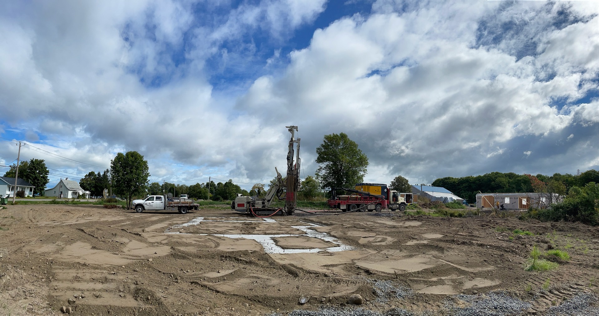 Puits artésien Cap-Saint-Ignace - Cap-St-Ignace - foreuse sur chenilles - comacchio mc-22a - pompe submersible - collerette de bentonite 