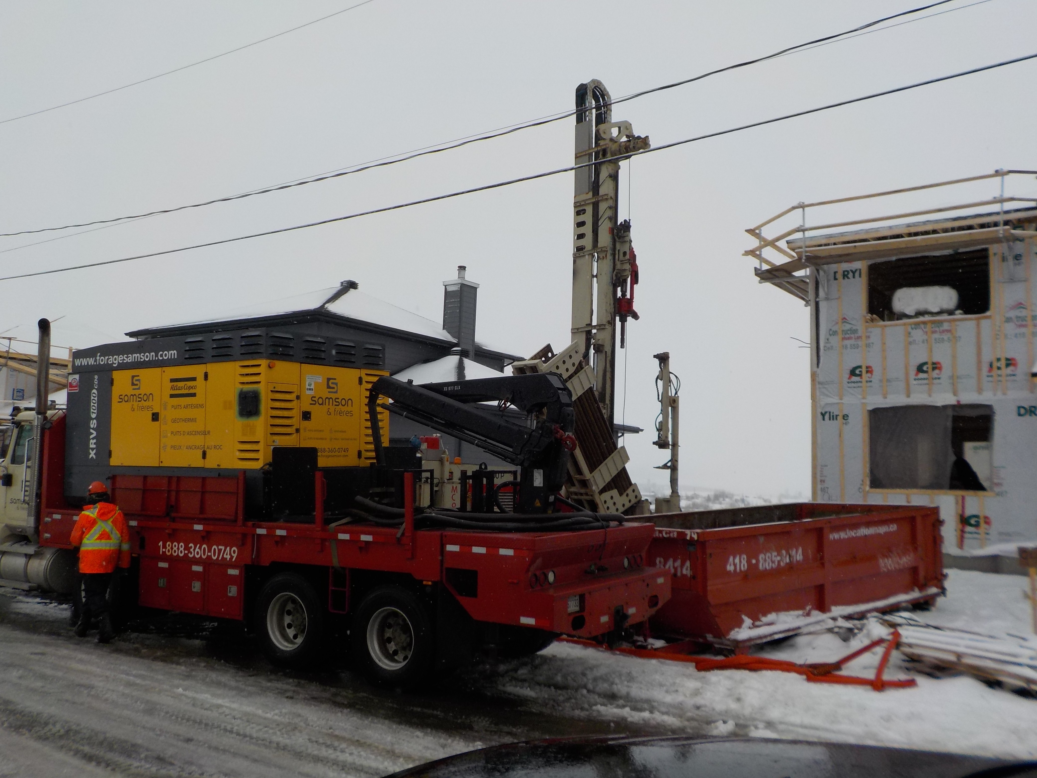Forage géothermique Saint-Anselme - Puits géothermique - Géothermie Bellechasse - St-Anselme - Foreuse sur Chenilles - Comacchio MC-900P