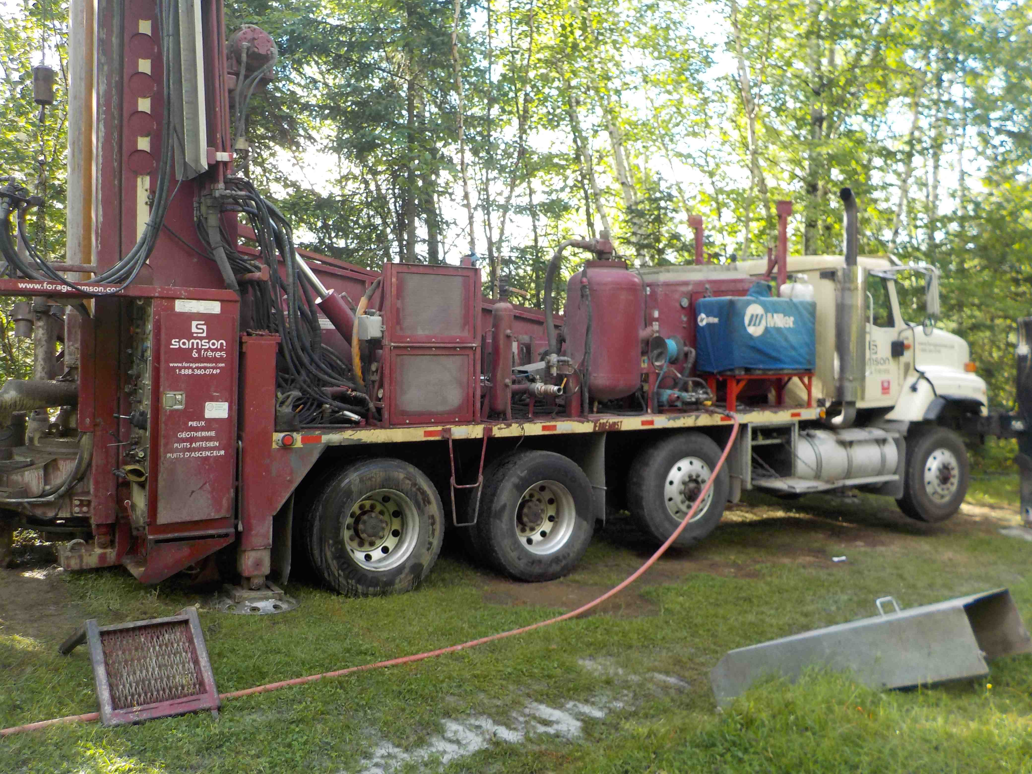 Puits artésien Charlevoix - La Malbaie - Saint-Agnès - Quatre Lacs de la Providence - Rang Saint-Joseph - Foremost DR-24 - Puits Charlevoix