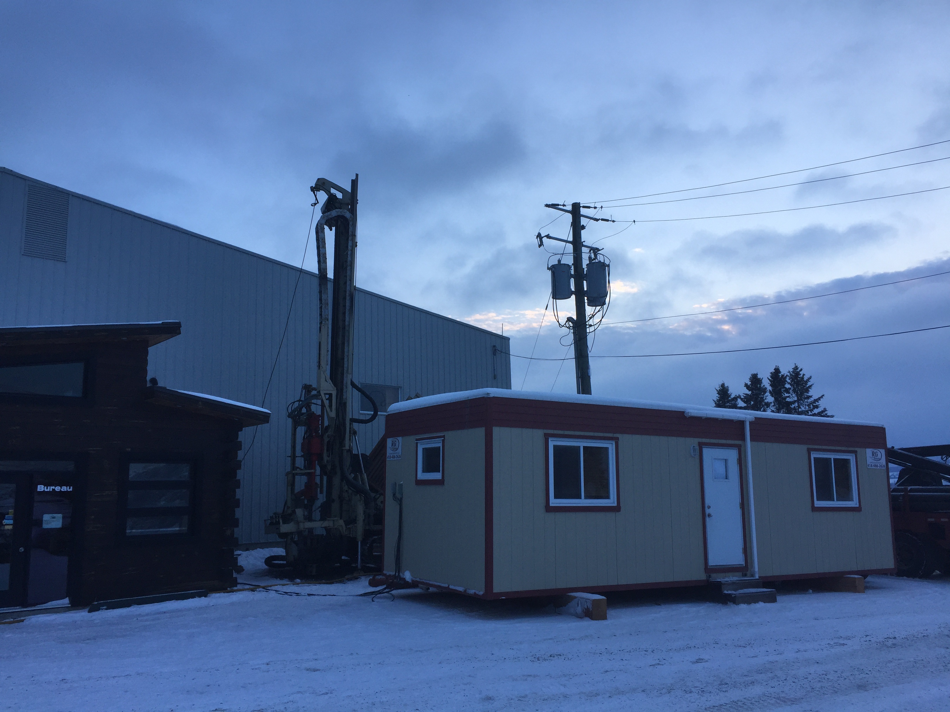 Puits artésien Beauce - Puits artésien Saint-Éphrem-de-Beauce - Puits Beauce - Forage Beauce - Bois Hamel - Foreuse sur chenilles - Comacchio MC-900P - Pompe submersible - Re-forage - Netttoyage de puits artésien