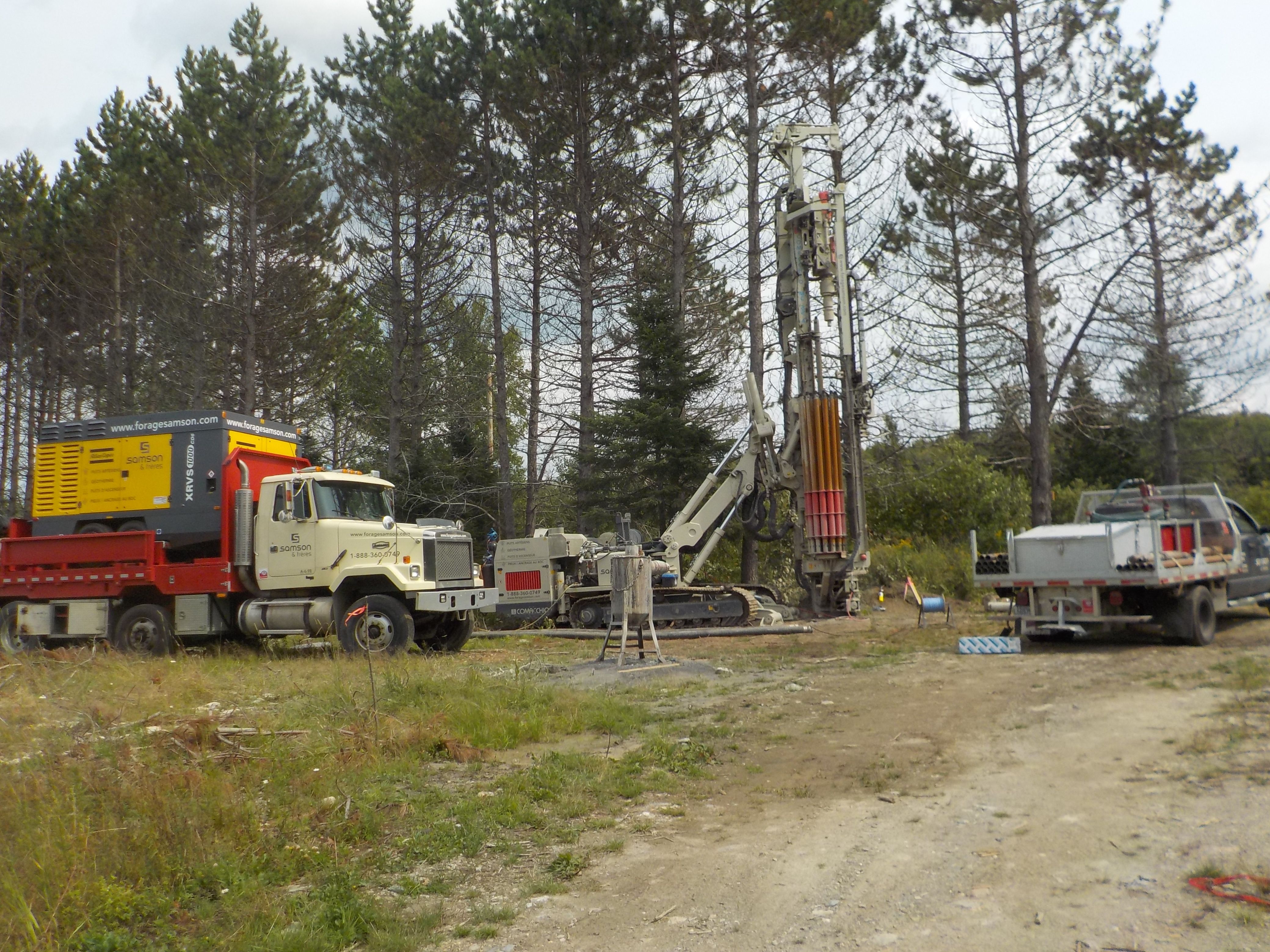 Puits artésien Saint-Magloire - Puits bellechasse - Rang Saint-Armand - Foreuse sur Chenilles - Comacchio MC-22a - Samson et Frères Inc - Forage Samson - INstallation de pompe submersible