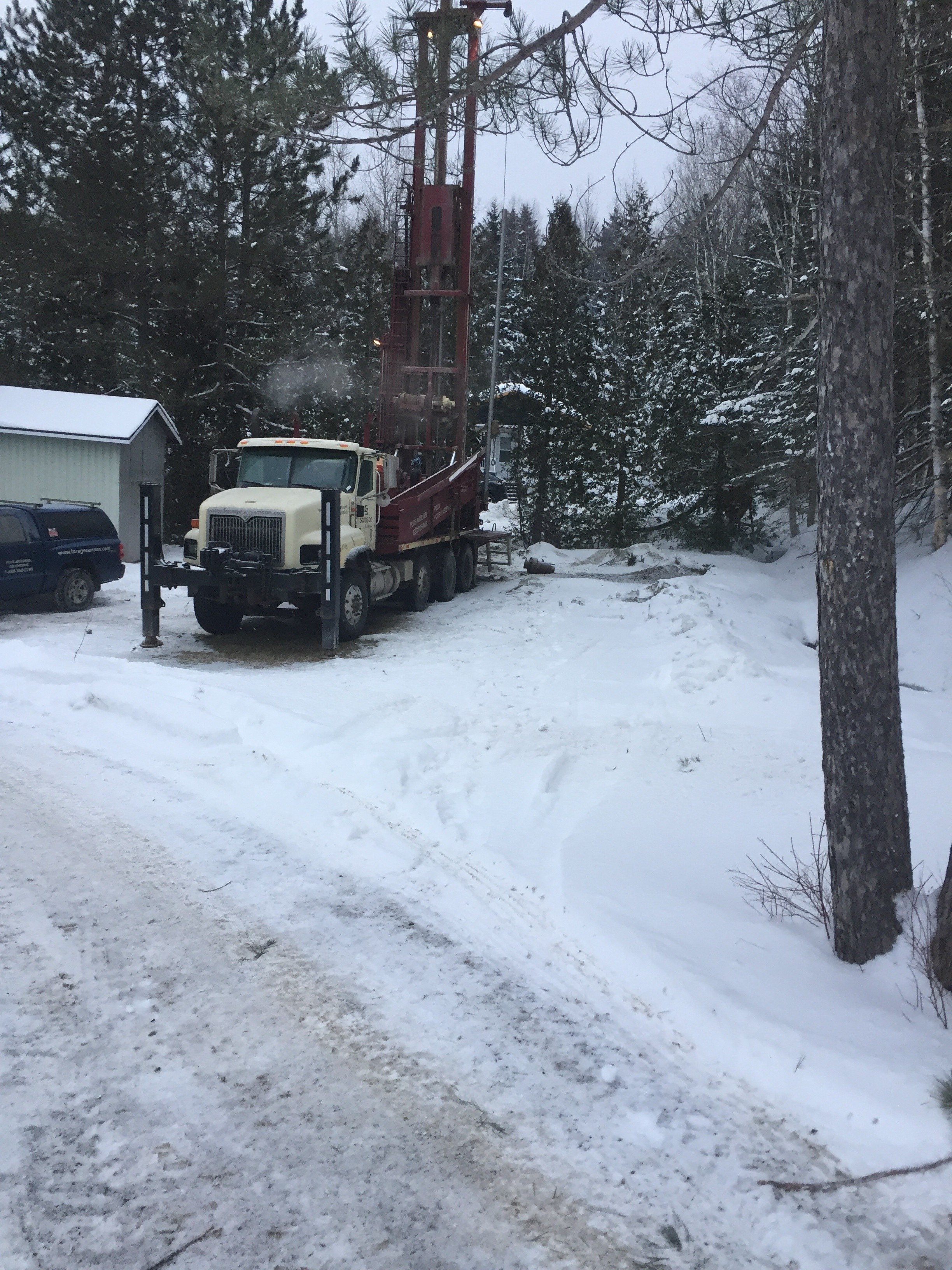 Puits artésien Saint-Tite-des-Caps - Puits St-Tite-des-Caps - Charlevoix  - Rang Saint-Leon - Foremost DR-24 - Forage Samson - Samson et Frères Inc - Puits Charlevoix - Collerette  - Pompe submersible