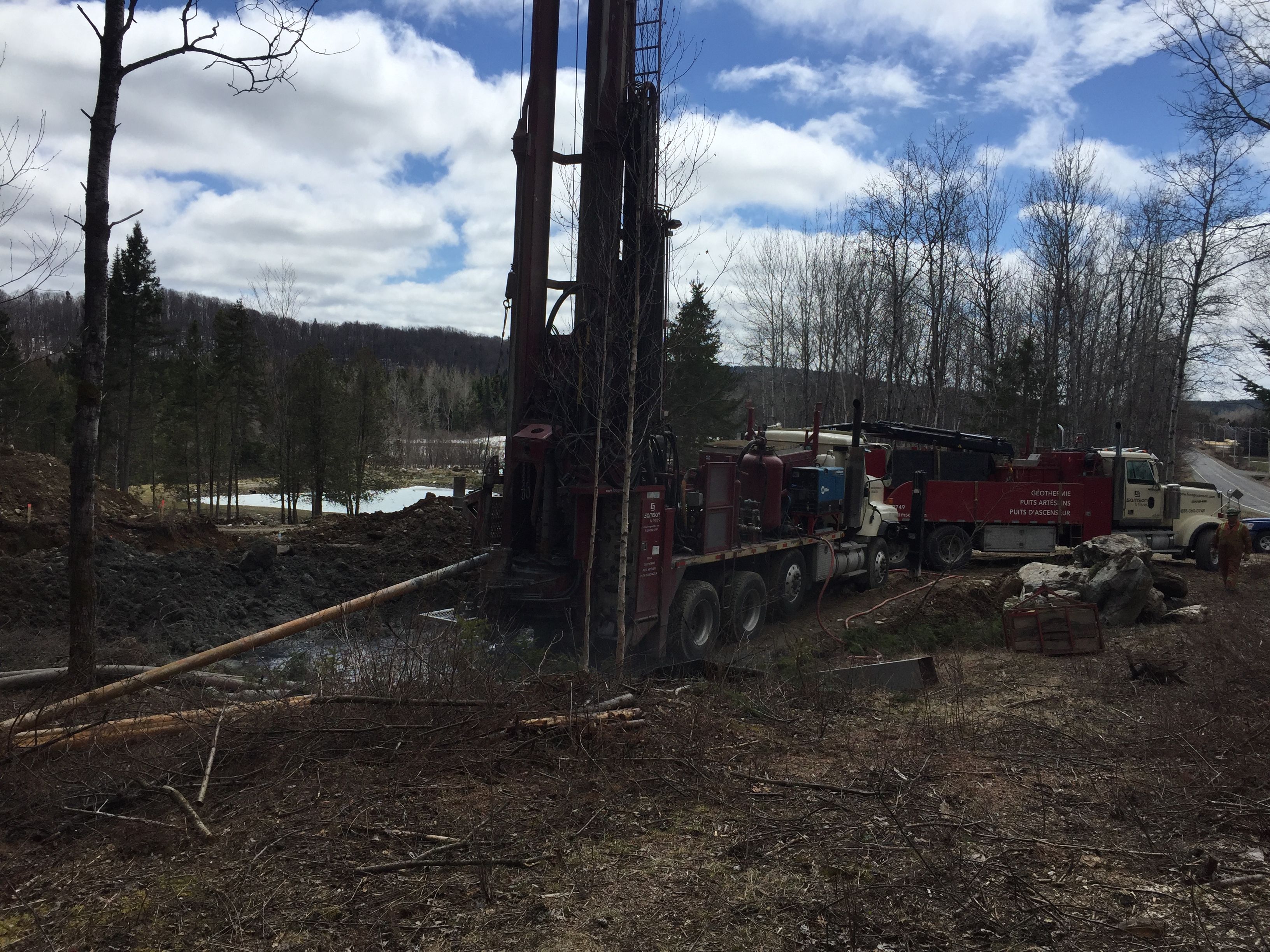 Puits artésien Saint-Damien-de-Buckland - St-Damien - Forage Samson - Samson et frères inc - Foremost DR-24 - Pompe submersible 