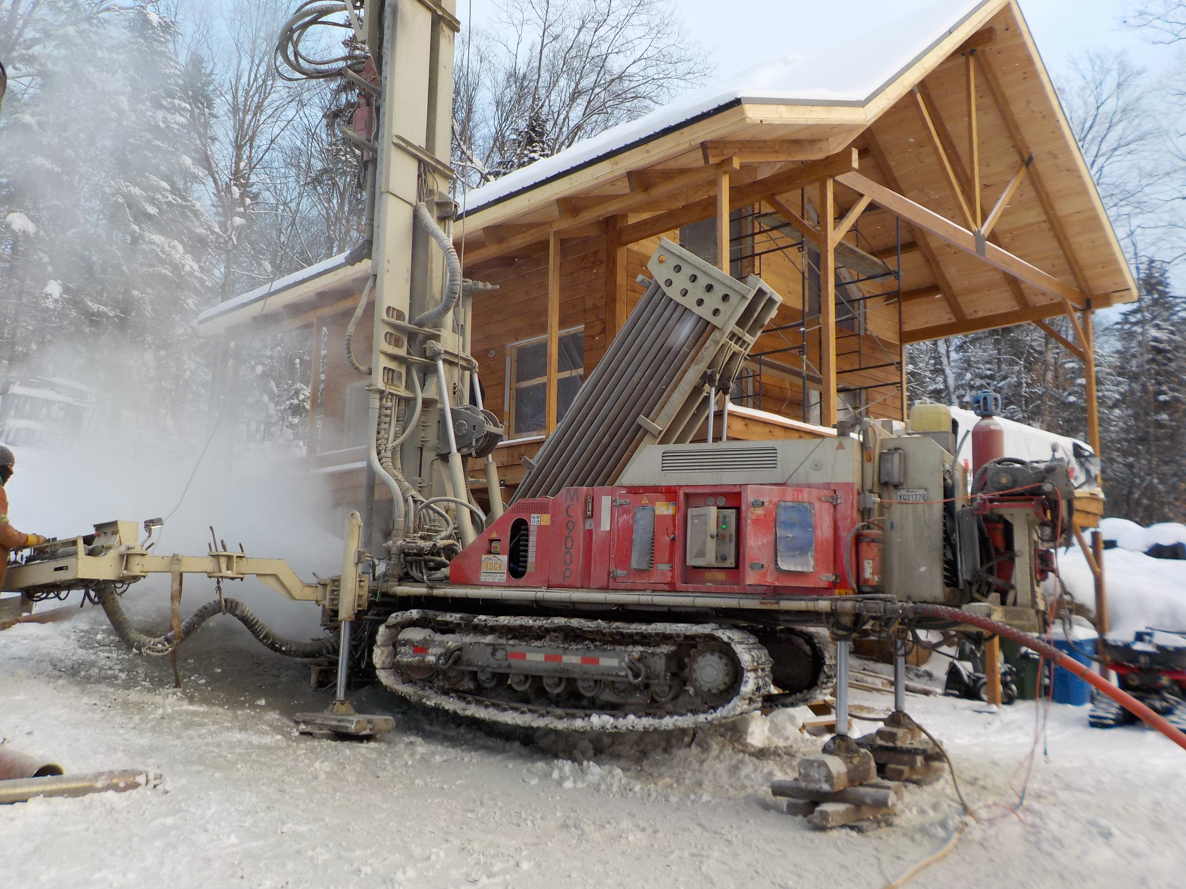 Puits artésien Stoneham - Puits Stoneham - La Jacques-Cartier - Boulevard Talbot - Foreuse sur Chenilles - Comacchio MC-900P