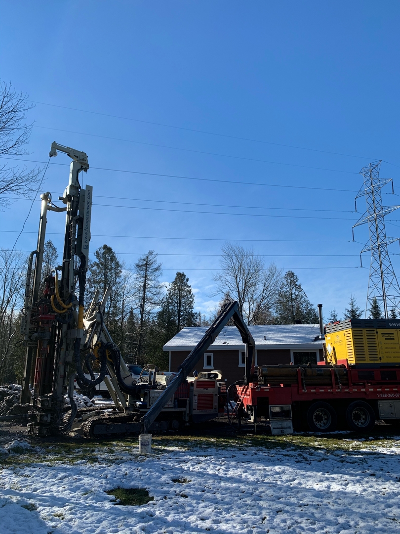 Puits artésien Pont-Rouge - Puits Portneuf - FOrage Samson - Rang du Grand-Capsa - Foreuse sur chenilles - Comacchio MC-22a