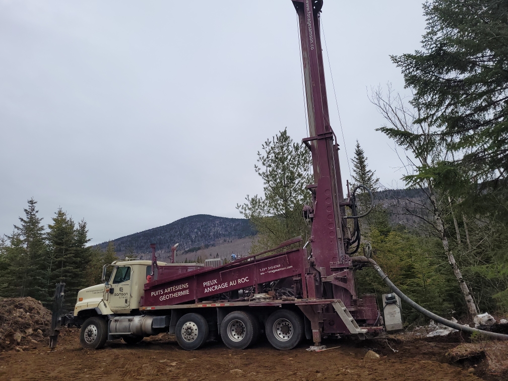Puits artésien Sainte-Brigitte-de-Laval - Rue Saint-Antoine - Foremost DR-24 - Pompe submersible -forage samson