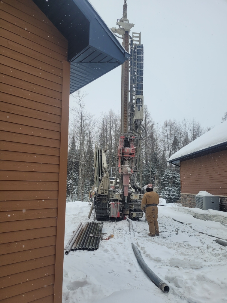 puits géothermique Sainte-Catherine-de-la-Jacques-Cartier - forage géothermique - géothermie - puits - comacchio geo900a - rue des cigales - foreuse sur chenilles