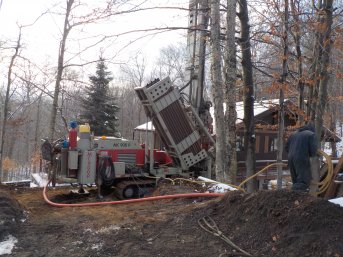 Scellement de puits artésien Lac-Beauport - Collerette - Comacchio MC-900P - Foreuse sur chenilles