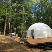 Puits artésien Charlevoix - Petite-Rivière-Saint-François - Dômes Charlevoix - Chemin Gabrielle-Roy - Foreuse sur chenilles - Comacchio MC-900P - Collerette de bentonite - Pompe submersible - forage samson - Samson et Frères inc