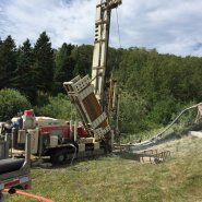 Puits artésien Saint-Siméon - Port-au-Persil - Chemin Port-au-Persil - Charlevoix - foreuse sur chenilles - Comacchio MC-900P - Forage Charlevoix - Puits charlevoix - Pompe submersible