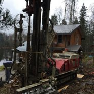 Puits artésien Charlevoix - La malbaie - Route du rang de l'ile - Foreuse sur chenilles - Comacchio MC-900P - Samson et Frères - Forage Samson - Collerette de bentonite - Pompe submersible - Forage Charlevoix - Puits charlevoix 