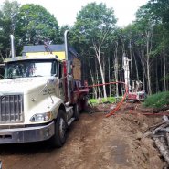 Puits artésien Stoneham - Chemin du Geai-Bleu - Foreuse sur chenilles - Comacchio MC-900P - Pompe submersible - forage samson - Samson et Frères Inc