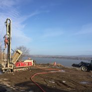 Forage géothermique - Puits géothermique - Saint-Nicolas - Lévis - Route Marie-Victorin - Comacchio MC-900P - foreuse sur chenilles - Forage Samson - Samson et Frères inc