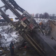 Forage - ancrage au roc - montréal - longueuil - forage samson - samson et frères inc -comacchio mc-28a HD - foreuse sur chenilles - tie-back - atlas copto