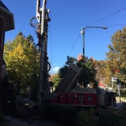 Forage géothermique - Puits géothermique - géothermie - Sillery - Avenue Charles-Huot - Comacchio MC-900P - foreuse sur chenilles - forage samson