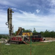 Puits artésien Les Éboulements - Puits Charlevoix - forage charlevoix - foreuse sur chenilles - commachio mc-900P - forage samson - Samson et frères inc- Puits samson - rang saint-antoine - pompe submersible