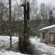 Puits artésien Lac-Beauport - Chemin du Grand-Bois - Foreuse sur chenilles - Comacchio MC-900P - Pompe submersible - collerette de bentonite - forage samson - samson et frères inc