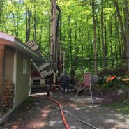 Puits artésien Montmagny - route 283 - forage samson - samson et frères inc - foreuse sur chenilles - comacchio mc-900P - Puits samson - pompe submersible