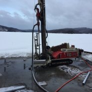 forage de pieux - lac-des-piles - shawinigan - foreuse sur chenilles - comacchio mc-900p 