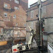 Pieux forés - forage de pieux Québec - Vieux-Québec - rue Saint-Paul - Comacchio MC-22a - Forage Samson