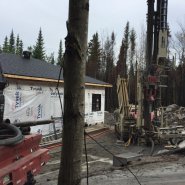 Puits artésien val-belair - quebec - chemin de belair- foreuse sur chenilles- comacchio mc-900p