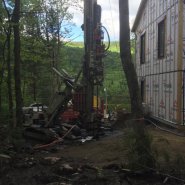 Puits artésien stoneham - avenue tewkesbury - foreuse sur chenilles - comacchio mc-22a - pompe submersible - collerette de bentonite - puits stoneham - forage stoneham 