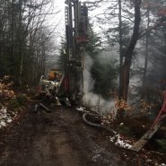 Puits artésien Lac-Beauport - Lac-Bastien  - Chemin de la tournée - Lac-beauport - forage samson - foreuse sur chenilles - comacchio mc-22a - 
