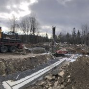 Forage géothermique Lac-Beauport - puits géothermique - géothermie lac-beauport - forage samson - comacchio mc-900p - foreuse sur chenilles - chemin du canton