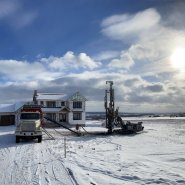 Puits artésien Saint-Michel de Bellechasse - puits artésien bellechasse - foreuse sur chenilles - comacchio mc-22a - collerette de bentonite