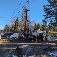 Puits artésien Saint-Férréol-les-Neiges - forage géothermique - géothermie - forage samson - foremost dr-24 - pompe submersible 