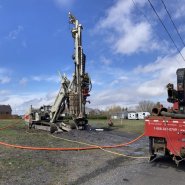 Puits artésien Issoudun - Rue Brousseau - Lotbinière - foreuse sur chenilles - comacchio mc-22a - pompe submersible - collerette de bentonite