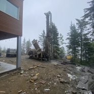 Puits artésien charlevoix - puits massif de charlevoix - petite-rivière-saint-francois - foreuse sur chenilles - comacchio mc-900P 