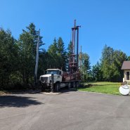 Puits artésien Saint-Raymond - puits portneuf - crépine - pompe submersible - forage dans portneuf - foremost dr-24 - forage samson