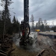 Puits artésien Sainte-Brigitte-de-Laval - rue du calvaire - foreuse sur chenilles - comacchio geo900a - puits sainte-brigitte-de-laval