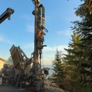 Puits artésien Baie-Saint-Paul - Puits charlevoix - rue du suroit - foreuse sur chenilles - commacchio geo900a - collerette de bentonite