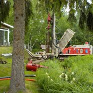 Puits artésien Saguenay - La Baie - Chemin ede la Rivière - Foreuse sur chenilles - Comacchio MC-900P