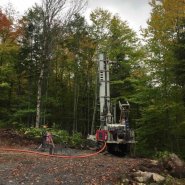 Puits artésien Saint-Léonard - St-Léonard - Portneuf - Route Saint-Vincent -  Lac-Simon - Foreuse sur Chenilles - Comacchio MC-900P - Puits Portneuf