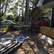 Puits artésien Saint-Apollinaire - Rue du Lac - Comacchio MC-900P - Foreuse sur Chenilles - Forage Samson - Samsont et Frères inc - Collerette de bentonite - Lotbinière