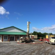 Puits artésien Sainte-Pétronille - Vignoble Sainte-Pétronille - 8 pouces - collerette de bentonite - foreuse sur chenilles - comacchio MC-900P - Samson et frères inc - forage Samson - Chemin Royal - Ile d'Orléans - Pompe submersible 