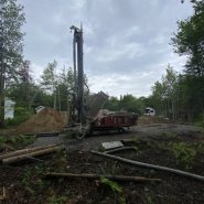 Puits artésien Saint-Lambert-de-Lauzon - puits st-lambert-de-lauzon - foreuse sur chenilles - comacchio mc-900P - pompe submersible - forage samson - collerette de bentonite
