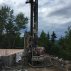 Puits artésien Lac-Beauport - Puits du Lac-Beauport - Forage - Chemin du Grand-Duc - Géothermie - Forage géothermique - Pompe submersible - Grundfos SQE - Collerette de bentonite - Hydrofracturation - Terrain - Construction - Foreuse sur chenilles - Comacchio MC-900P - Samson et Frères Inc - Forage Samson 
